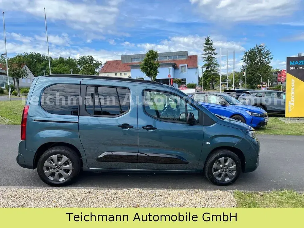 Neu Opel Combo Life 131 PS (96 kW) 2026 Blau Van / Kleinbus