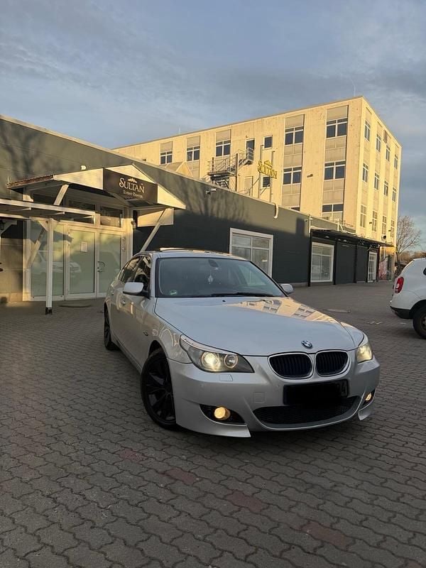 Gebraucht BMW 520 177 PS (130 kW) 2005 Silber Limousine