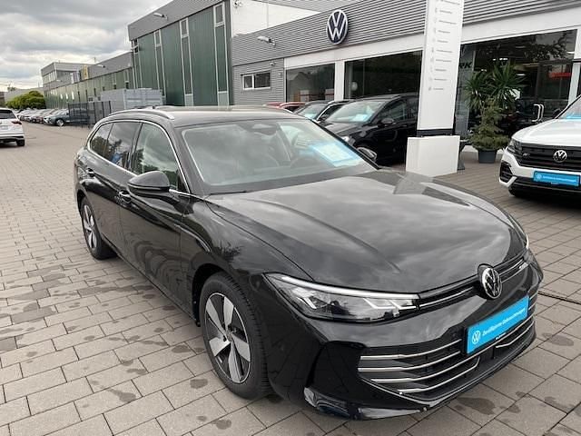 Gebraucht VW Passat Business 150 PS (110 kW) 2024 Grenadillschwarz metallic Kombi