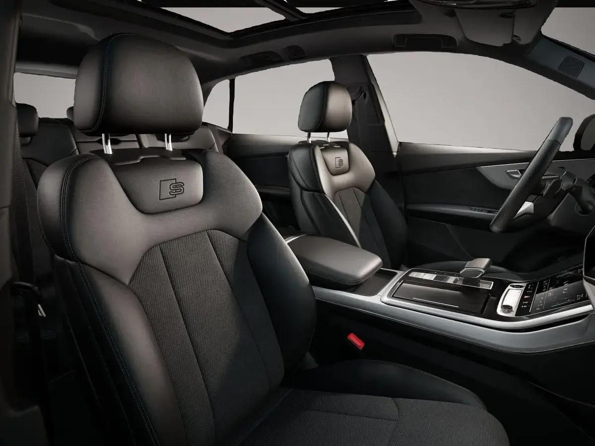 Gebraucht Audi Q8 Design 286 PS (210 kW) 2026 Manufacturer SUV