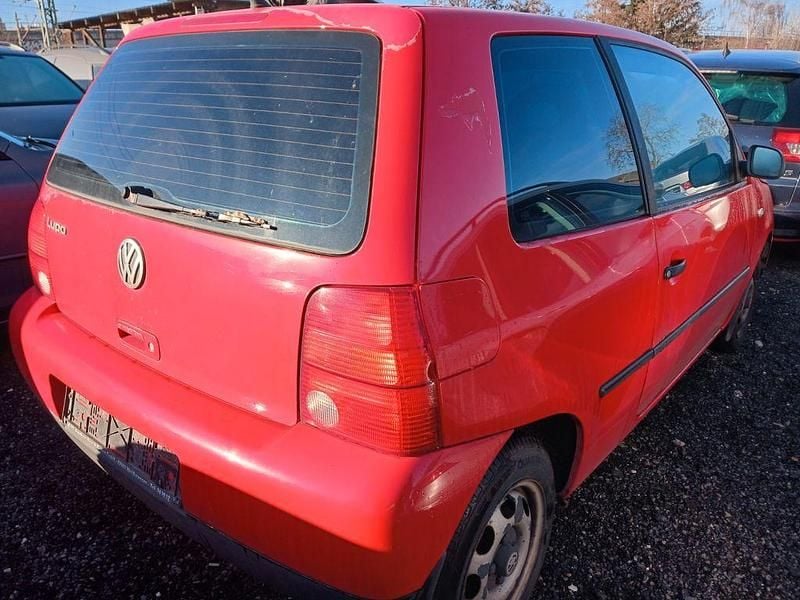 Używany VW Lupo Basis 50 KM (36 kW) 1999 Czerwony Hatchback