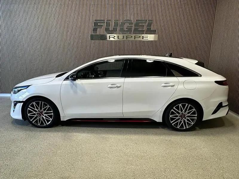 Gebraucht Kia ProCeed GT 204 PS (150 kW) 2023 Deluxeweiss met. Kleinwagen