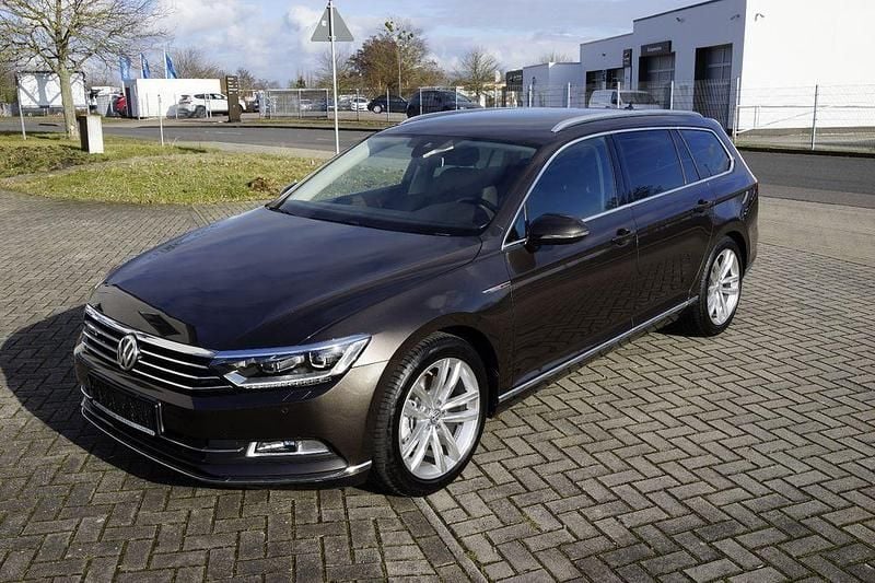 Gebraucht VW Passat Highline 190 PS (139 kW) 2015 Schwarz Kombi