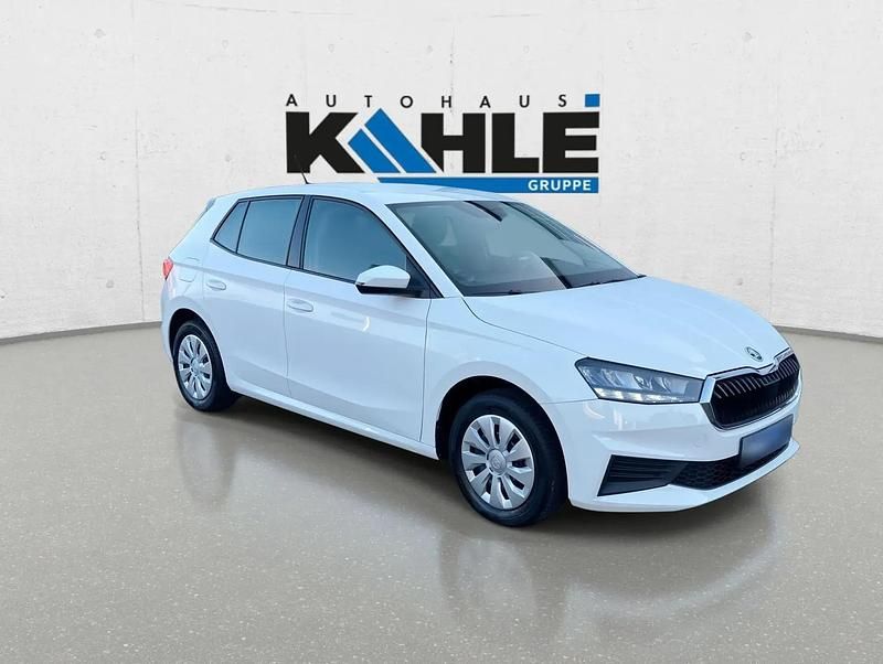 Gebraucht Skoda Fabia Ambition 65 PS (47 kW) 2022 Candyweiß Limousine