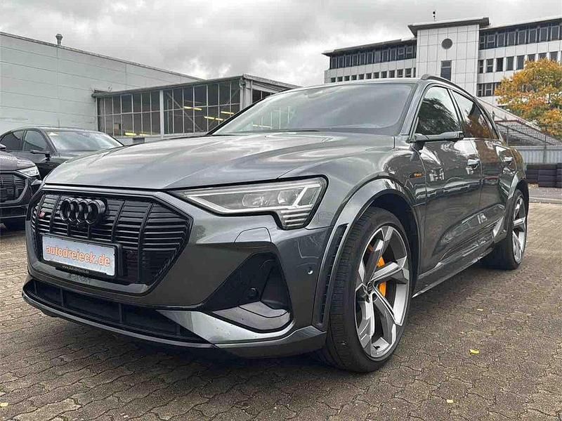 Daytonagrau Gebraucht 2022 Audi e-tron Sport SUV | 39.950 € (Guter Preis) - Bild 1/3