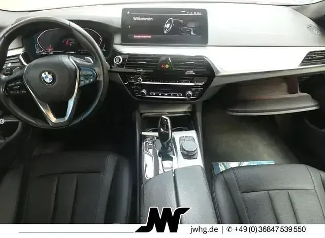Używany BMW 530 286 KM (210 kW) 2021 Biały Kombi