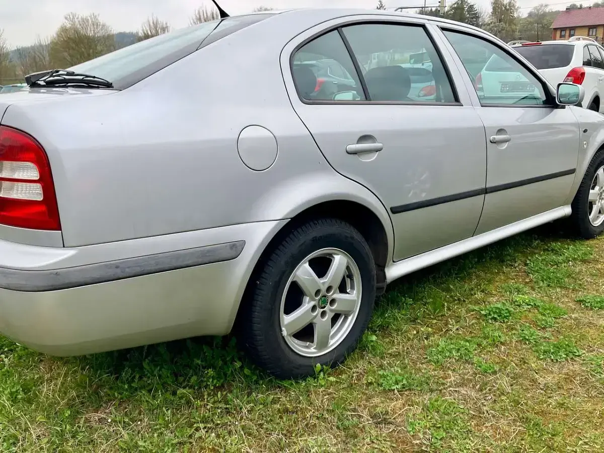 Usata Skoda Octavia Classic 102 CV (75 kW) 2002 Argento Berlina