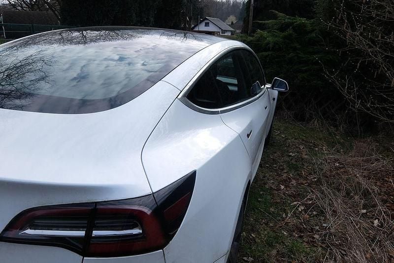 Gebraucht Tesla Model 3 Standard Range Plus 239 kW (325 PS) 2020 Weiß Limousine