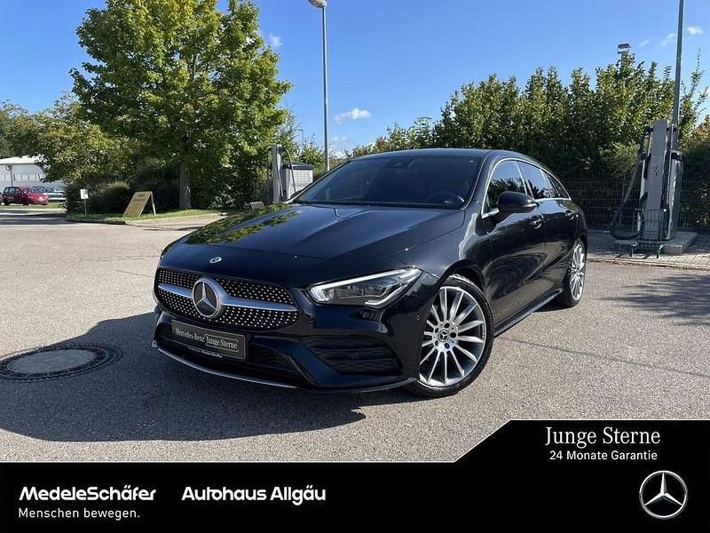 Lack kosmosschwarz Gebraucht 2022 Mercedes CLA200 Shooting Brake AMG Kombi | 28.370 € (Fairer Preis) - Bild 1/4