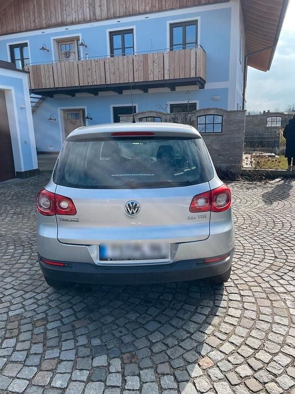 Gebraucht VW Tiguan 140 PS (102 kW) 2009 Silber SUV