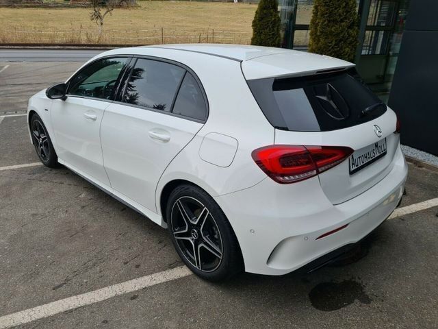 Gebraucht Mercedes A180 AMG 136 PS (100 kW) 2020 Weiß Limousine