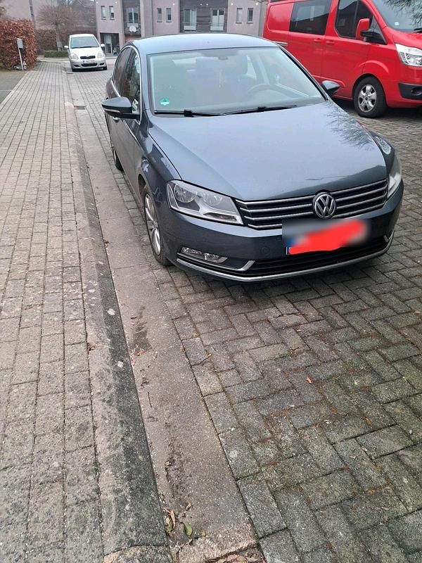 Blau Gebraucht 2014 VW Passat Limousine | 7.500 € (Superpreis) - Bild 1/4