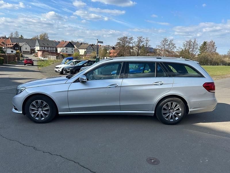Gebraucht Mercedes E220 170 PS (125 kW) 2014 Silber Kombi