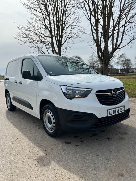 Gebraucht Opel Combo Selection 102 PS (75 kW) 2021 Weiß Van / Kleinbus