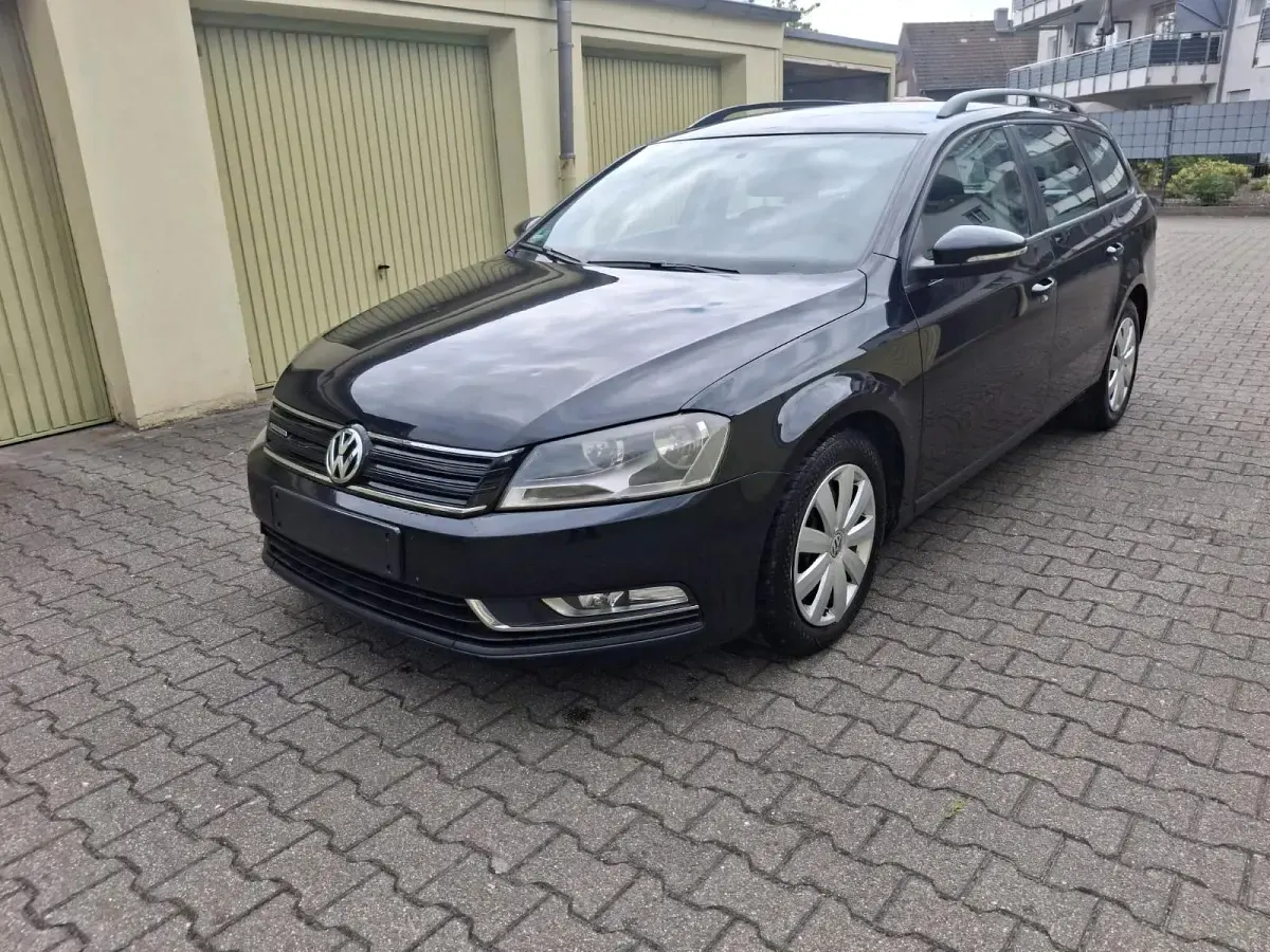 Gebraucht VW Passat 105 PS (77 kW) 2012 Schwarz Kombi