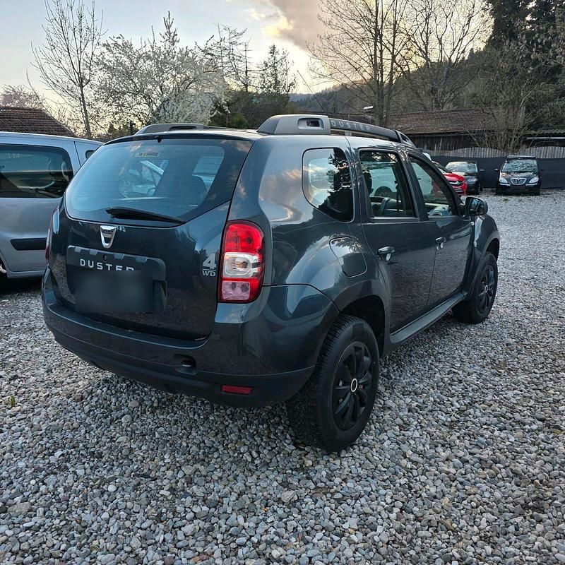 Gebraucht Dacia Duster 114 PS (83 kW) 2016 Grün SUV