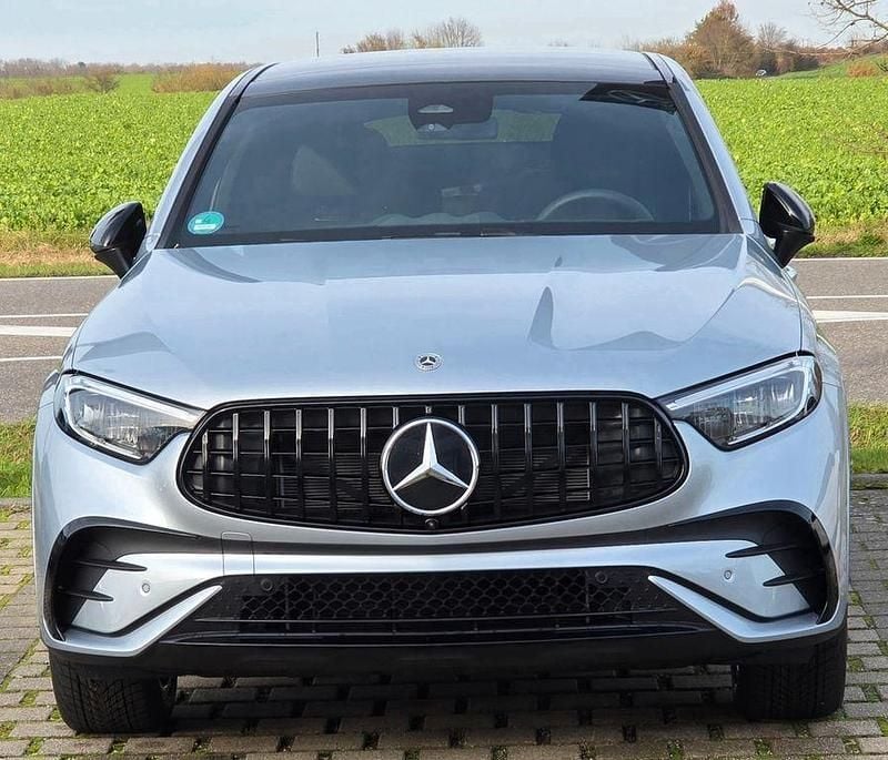 Gebraucht Mercedes GLC450 367 PS (269 kW) 2025 Silber Coupé