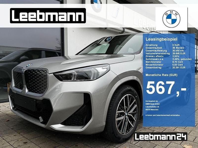 Spacesilber metallic Neu 2025 BMW iX1 M Sport SUV | 48.375 € (Superpreis) - Bild 1/4