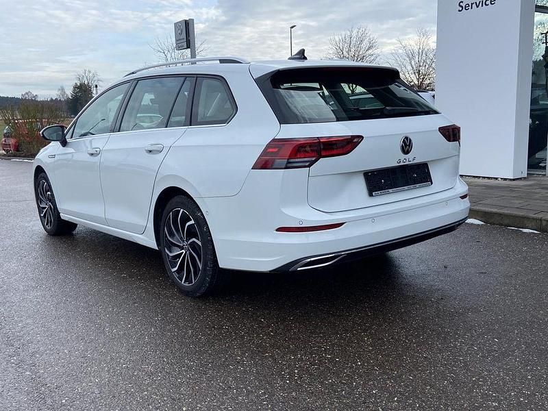 Gebraucht VW Golf VIII Style 190 PS (139 kW) 2022 Weiß Kombi