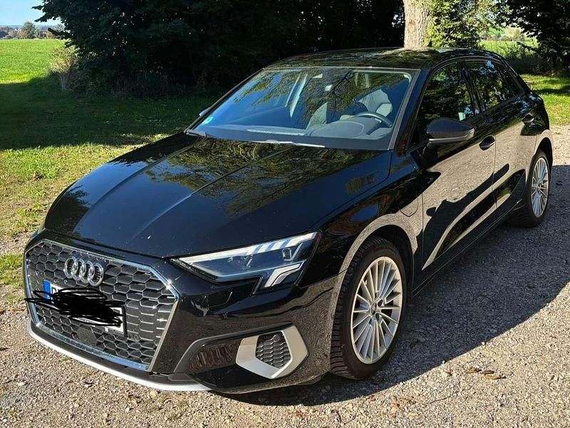 Schwarz Gebraucht 2021 Audi A3 Sportback e-tron Limousine | 21.500 € (Guter Preis) - Bild 1/4