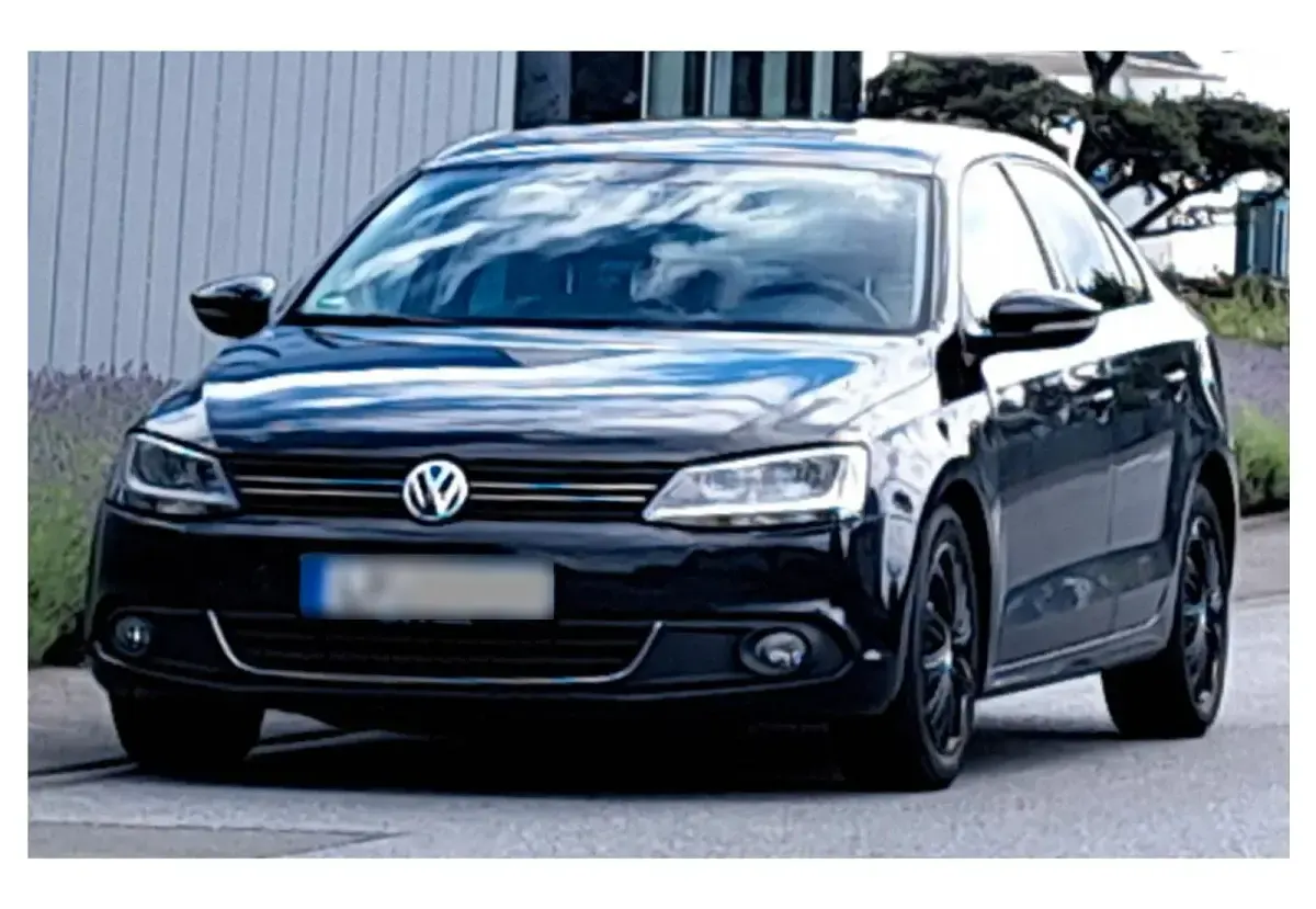 Gebraucht VW Jetta 140 PS (102 kW) 2011 Schwarz Limousine