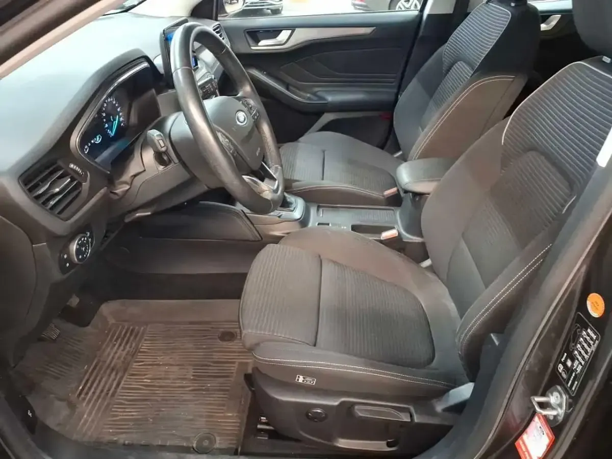 Gebraucht Ford Focus Titanium 150 PS (110 kW) 2021 Grau Kombi