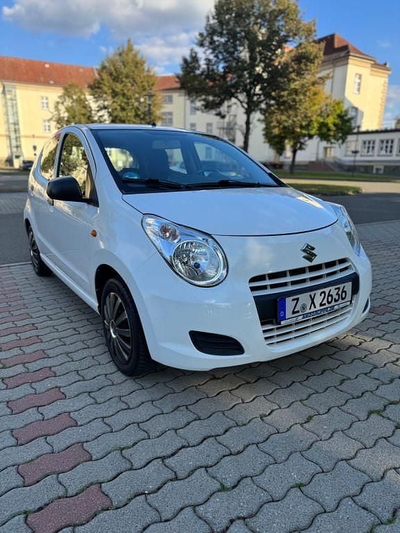 Weiß Gebraucht 2010 Suzuki Alto Kleinwagen | 1.990 € (Guter Preis) - Bild 1/4