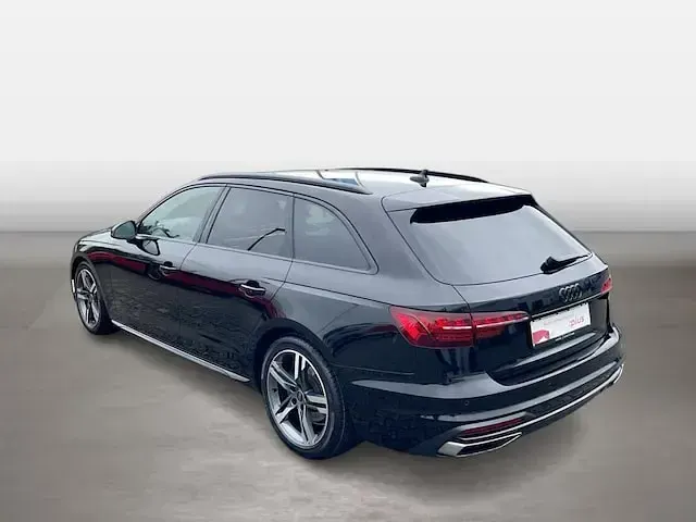 Gebraucht Audi A4 Advanced Plus 163 PS (119 kW) 2023 Mythosschwarz metallic Kombi