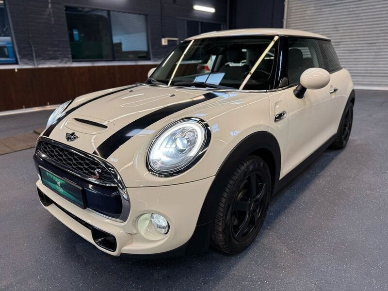 Weiß Gebraucht 2017 Mini Cooper SD Chili Kleinwagen | 14.400 € (Guter Preis) - Bild 1/4