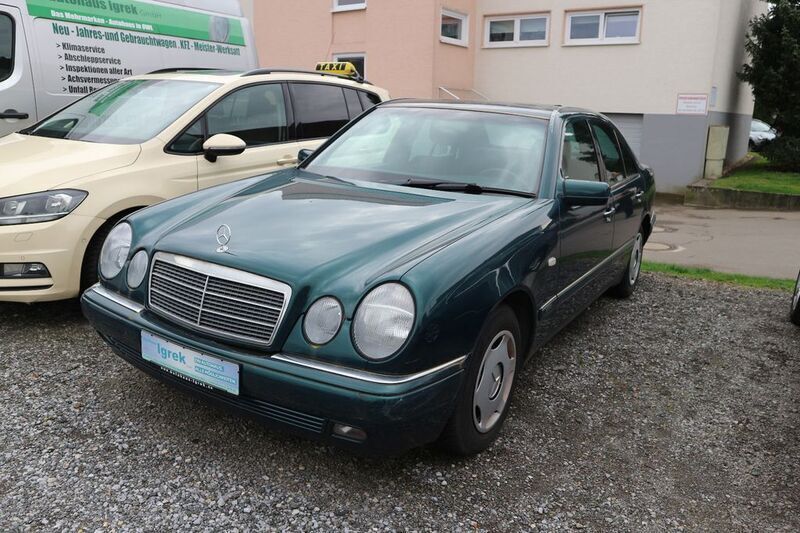 Gebraucht Mercedes E200 Elegance 136 PS (100 kW) 1997 Grün Limousine