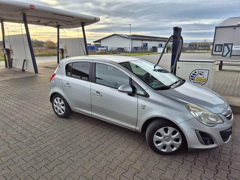 Silber Gebraucht 2012 Opel Corsa Edition Kleinwagen | 2.299 € - Bild 1/4