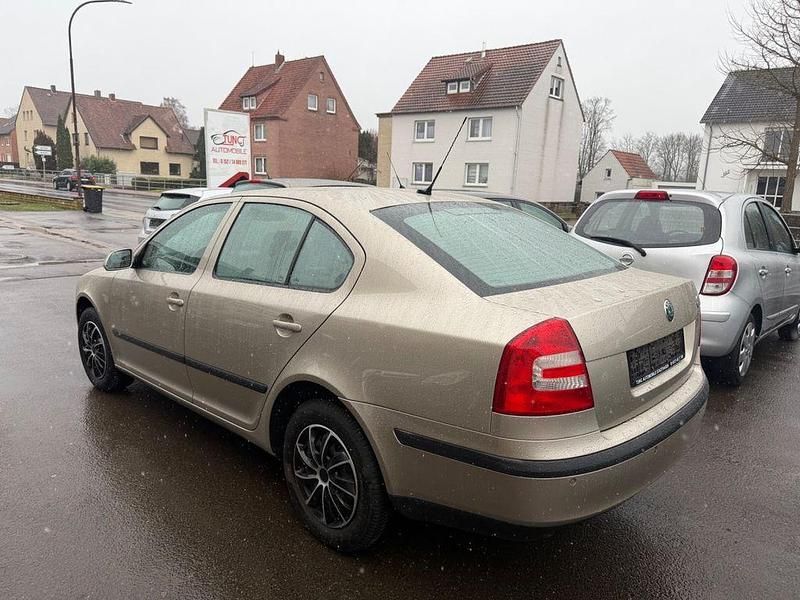 Gebraucht Skoda Octavia Elegance 116 PS (85 kW) 2005 Beige Limousine