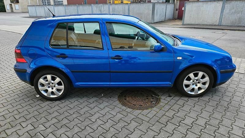 Gebraucht VW Golf IV 105 PS (77 kW) 2001 Blau Kleinwagen