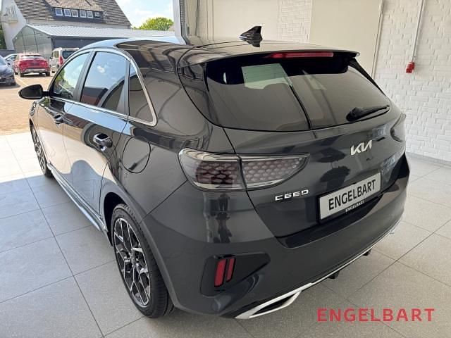 Neu Kia Ceed GT-Line 140 PS (102 kW) 2025 Grau Kleinwagen