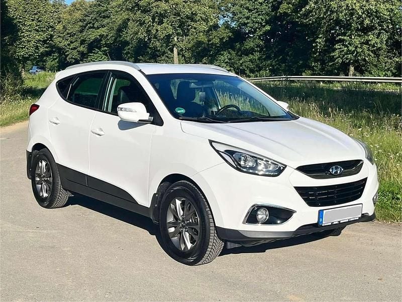 Weiß Gebraucht 2014 Hyundai ix35 Edition SUV | 7.500 € (Guter Preis) - Bild 1/4