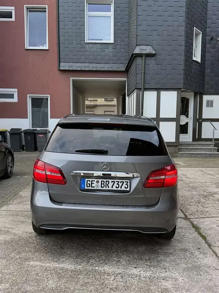 Gebraucht Mercedes B200 Style 156 PS (114 kW) 2016 Kleinwagen