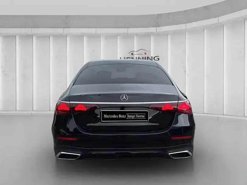 Gebraucht Mercedes E200 AMG 204 PS (150 kW) 2025 Schwarz Limousine