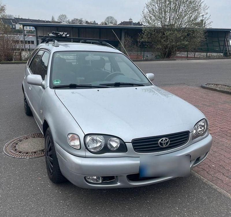 Gebraucht Toyota Corolla 110 PS (80 kW) 2001 Silber Kombi
