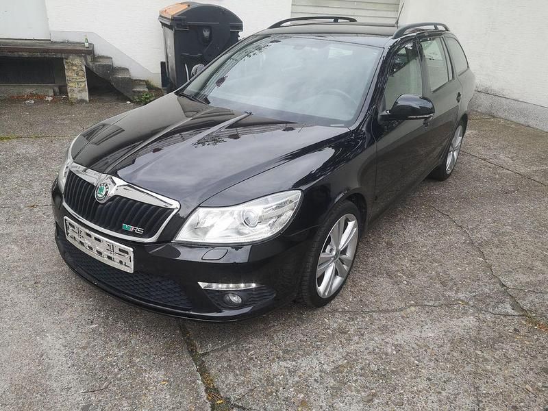 Schwarz Gebraucht 2012 Skoda Octavia RS Kombi | 6.600 € (Fairer Preis) - Bild 1/4