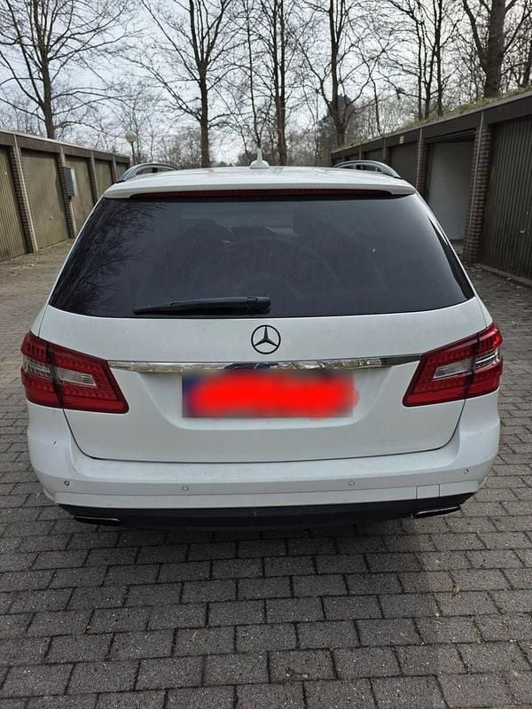Gebraucht Mercedes E220 Avantgarde 170 PS (125 kW) 2012 Weiß Kombi