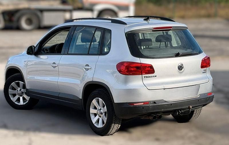Gebraucht VW Tiguan Trendline 122 PS (89 kW) 2012 Silber SUV
