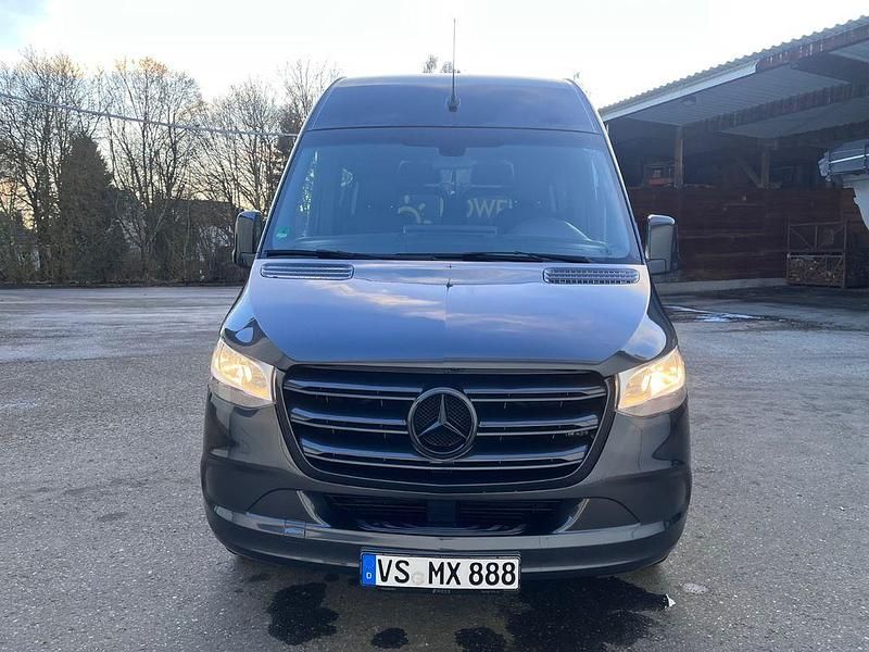 Gebraucht Mercedes Sprinter 162 PS (119 kW) 2018 Grau Van
