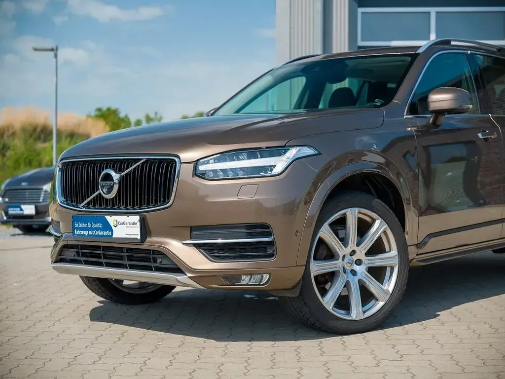 Gebraucht Volvo XC90 Momentum 320 PS (235 kW) 2017 Braun SUV