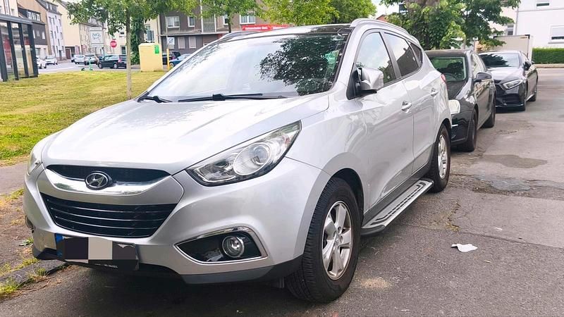 Silber Gebraucht 2013 Hyundai ix35 SUV | 9.000 € (Fairer Preis) - Bild 1/4