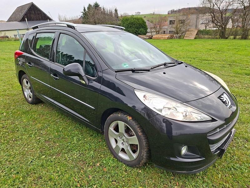 Gebraucht Peugeot 207 112 PS (82 kW) 2012 Grau Kombi