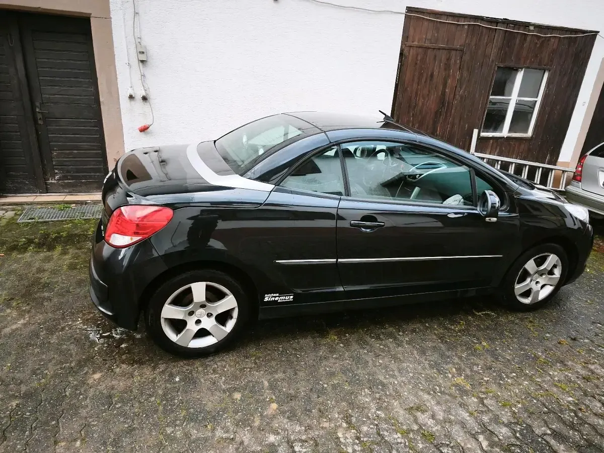 Gebraucht Peugeot 207 CC 120 PS (88 kW) 2014 Schwarz Cabrio
