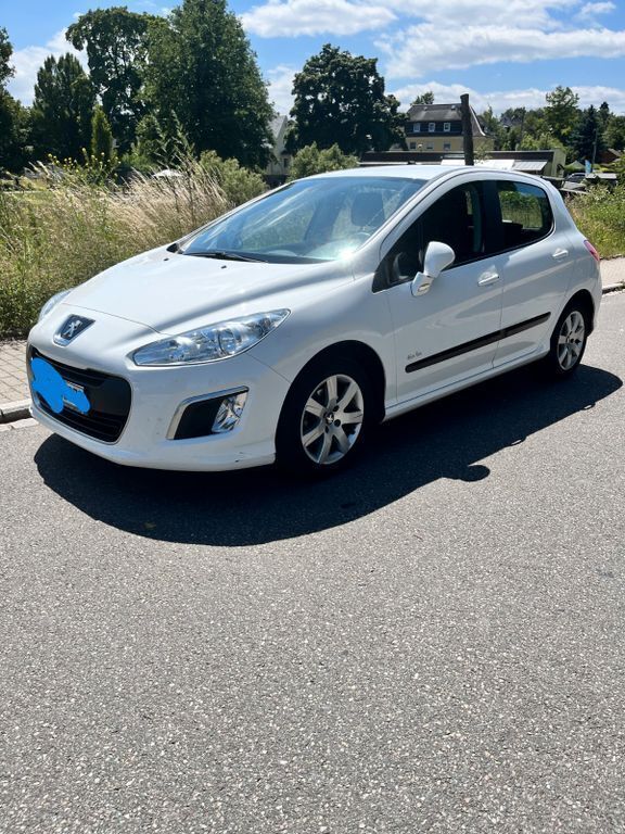 Weiß Gebraucht 2010 Peugeot 308 Urban Move Limousine | 3.800 € (Fairer Preis) - Bild 1/4
