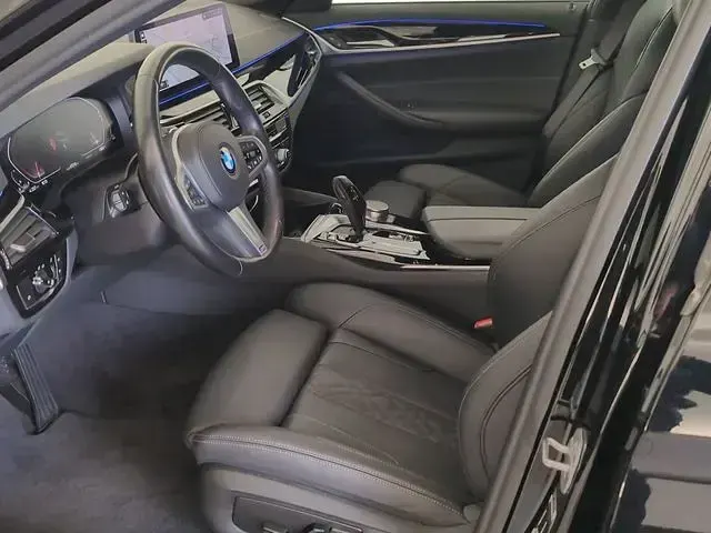 Gebraucht BMW 520 Sport Line 190 PS (139 kW) 2022 Schwarz Kombi