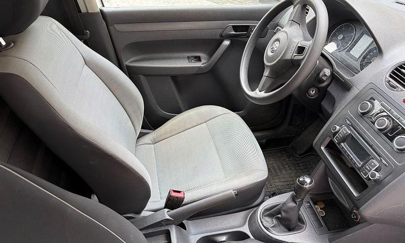 Second-hand VW Caddy 102 CP (75 kW) 2014 Alb Monovolum