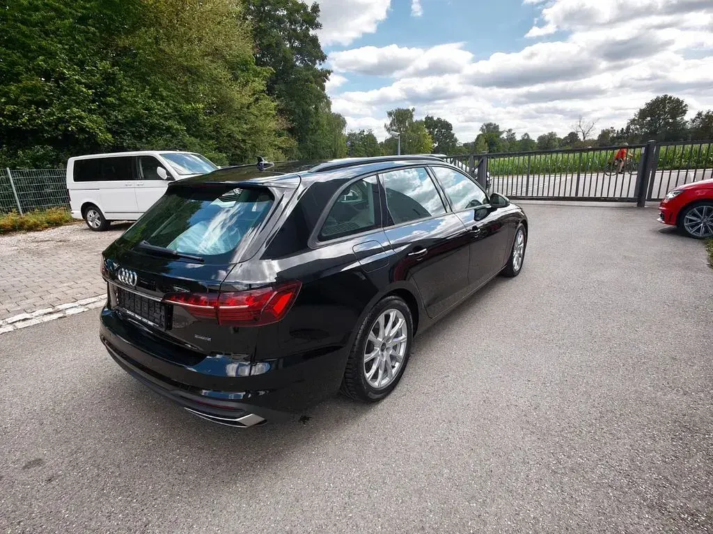 Gebraucht Audi A4 Sport 204 PS (150 kW) 2023 Schwarz Kombi